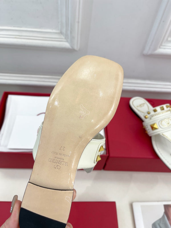 Plaster Caster Buffalo Thong Sandal White Calfskin And Cowhide 307475