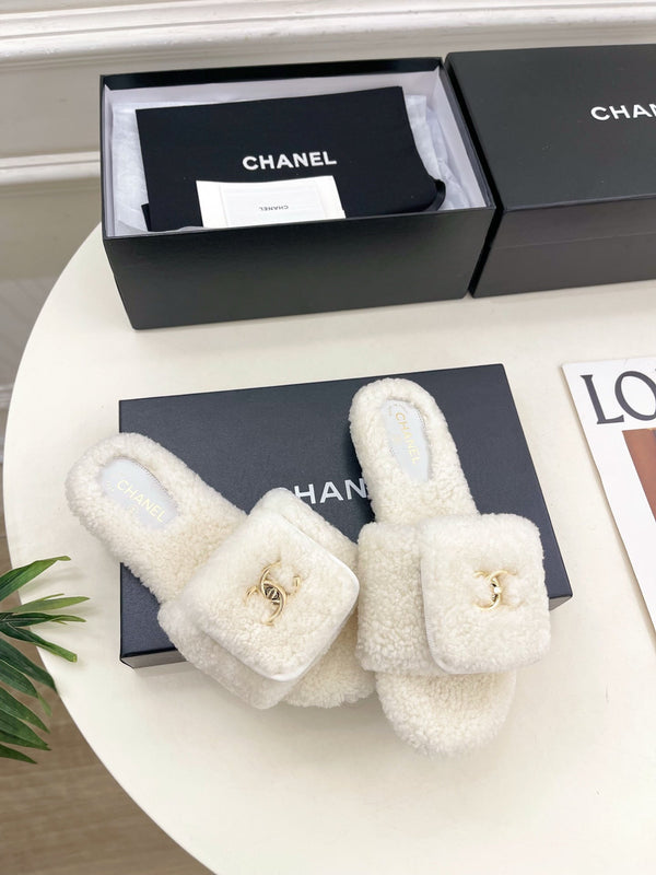 CC 25s Logo Slippers White Wool GHW 435266