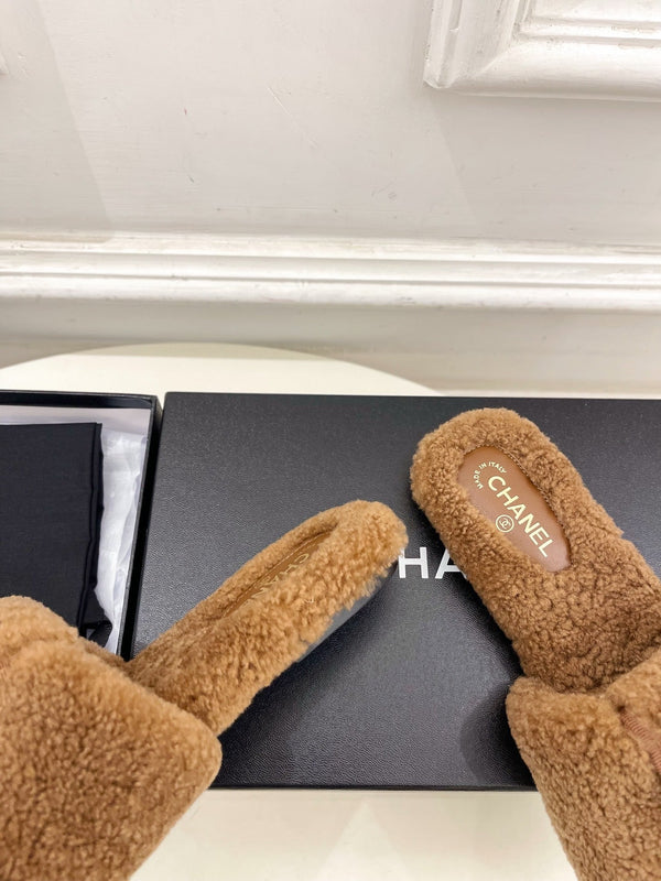CC 25s Logo Slippers Brown Wool GHW 435267