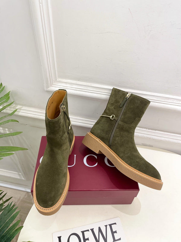 Gucci 25𝐬𝐬 horsebit ankle boots olive green suede 435378
