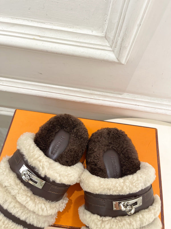 HM Slippers Classic Kelly Sliver Buckle Brown Wool 479616