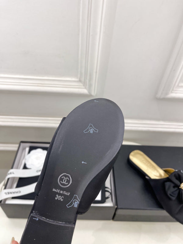 CC 26S Ballerines à nœud Noir Satin Peau de mouton 586896