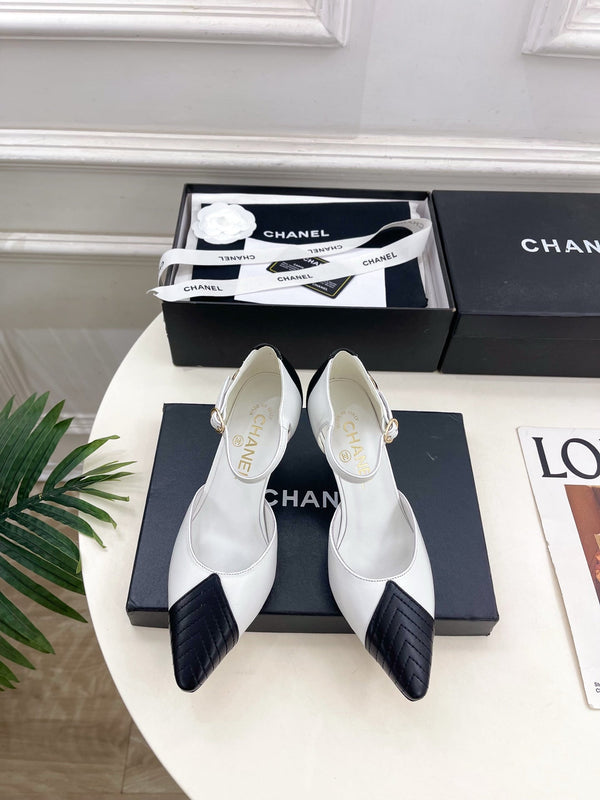 CC 26 SS Double C Bride à l'arrière 7,5cm Noir Blanc Cuir de veau 586935