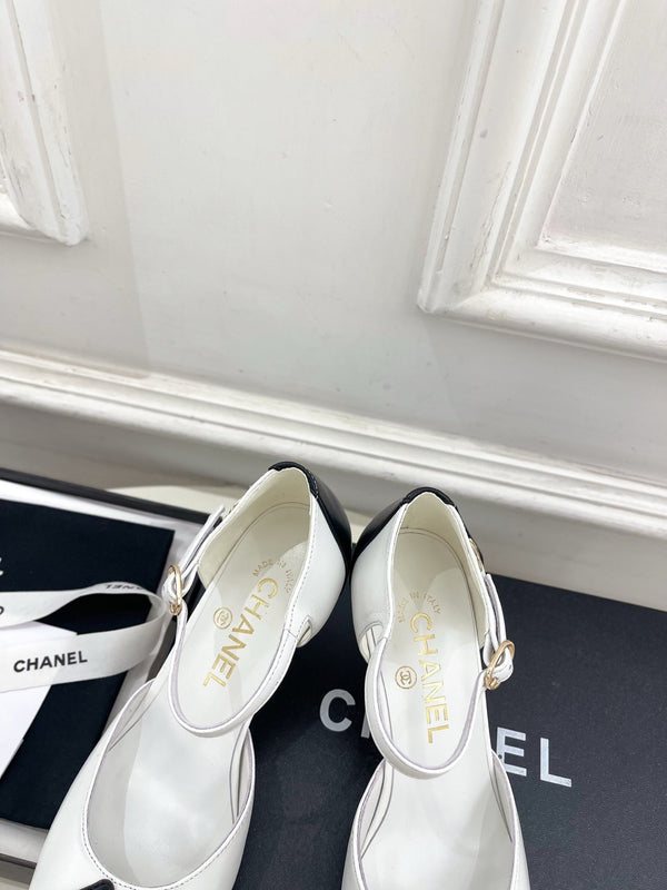 CC 26 SS Double C Bride à l'arrière 7,5cm Noir Blanc Cuir de veau 586935