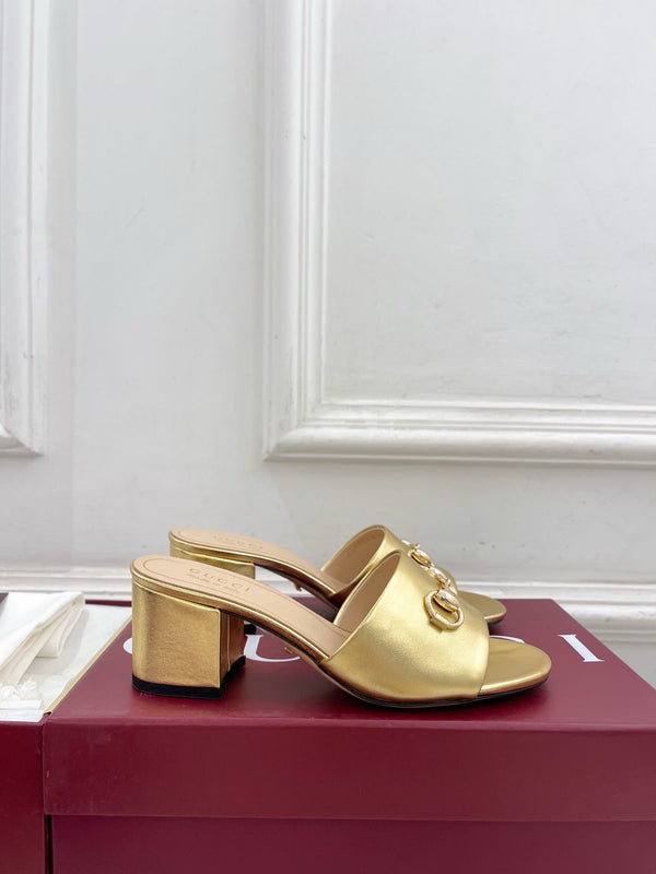 Sandales à enfiler GG 26s 5,5 cm avec mors en cuir doré 640295
