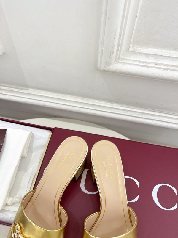 Sandales à enfiler GG 26s 5,5 cm avec mors en cuir doré 640295