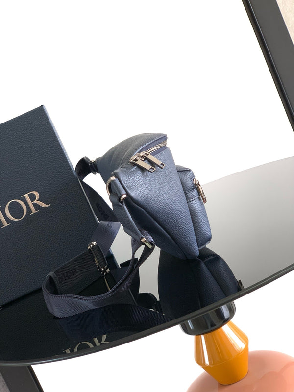 Sac banane zippé Dior Rider 2.0 en cuir de vachette bleu marine 336242