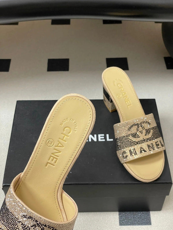 CC 26s Sandals 70 Beige Sheepskin Rhinestones 649511