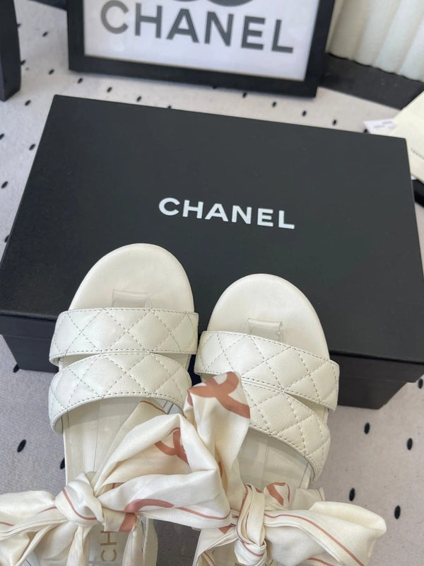 CC 26s Sandals 55 White Sheepskin 650079