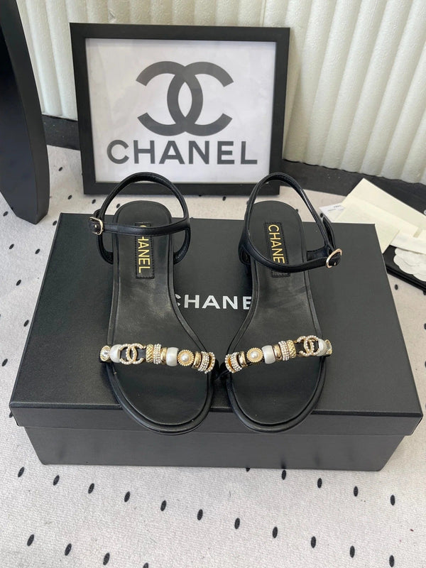 CC 26s Sandals 35 Black Sheepskin Pearls 650100