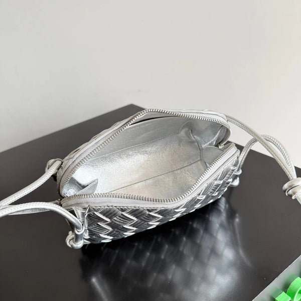 Bottega Veneta 2026 Concert Pouch Bag 18.5 Argent Cuir Intrecciato 137078