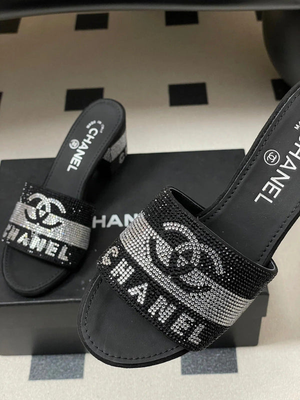 CC 26s Sandals 70 Black Sheepskin Rhinestones 649513