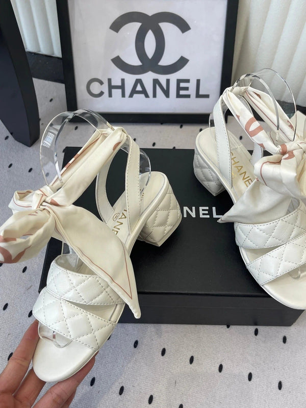 CC 26s Sandals 55 White Sheepskin 650079
