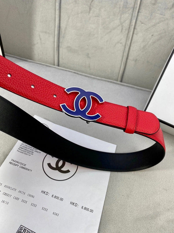 CC 30MM BELT IN CHERRY RED GRAINED CALFSKIN WITH NAVY BLUE METAL LOGO