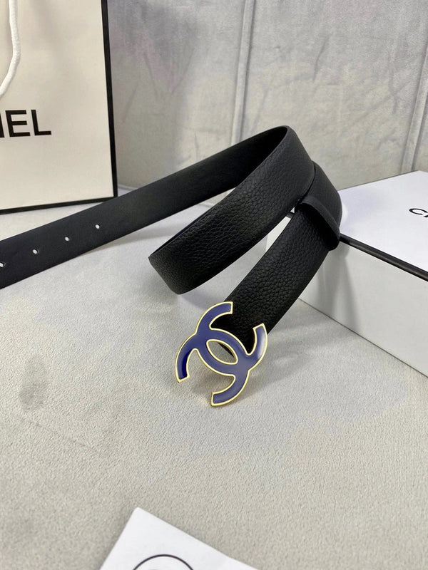 CC 30MM BELT IN BLACK GRAINED CALFSKIN WITH NAVY BLUE METAL LOGO