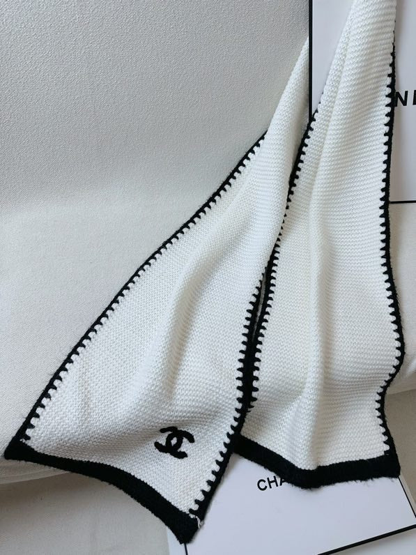 CHANEL 25S SCARF 200 IN CASHMERE 740364