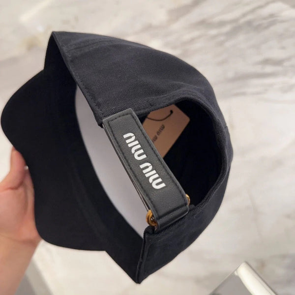 CAPPELLINO DA BASEBALL MM IN TESSUTO NERO CON LOGO RICAMATO STILE 5