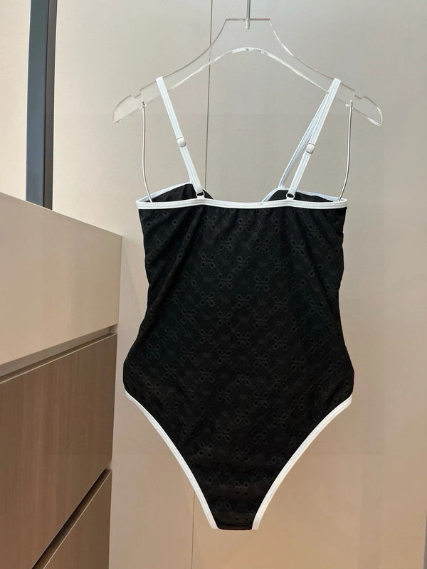 Completo costume da bagno bikini CC con finiture nere e bianche 594785