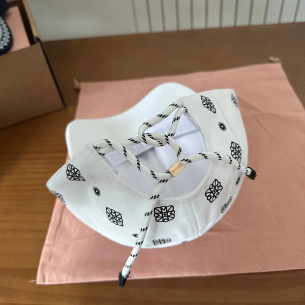 CAPPELLINO DA BASEBALL MM BIANCO CON MOTIVO RICAMATO BIANCO