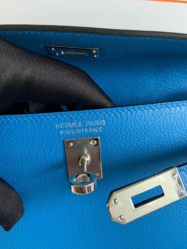 KELLY DANSE 22 EVERCOLOR BLUE IN CALFSKIN SLIVER HARDWARE