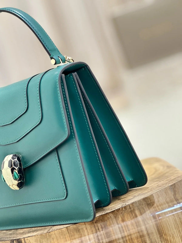 Bvlgari 2025 Sac Serpenti Forever 18 cm en cuir de veau vert émeraude