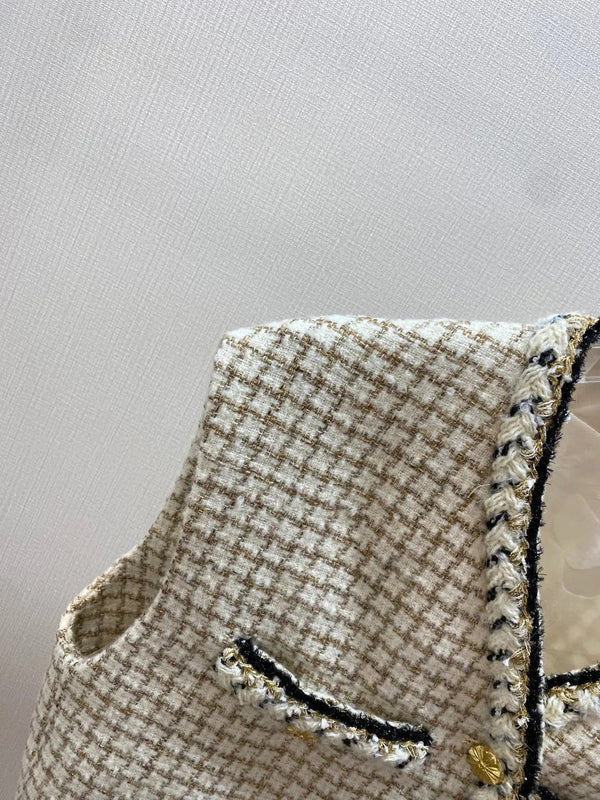 CHANEL BLAZER EN TWEED À QUATRE POCHES 25S 315