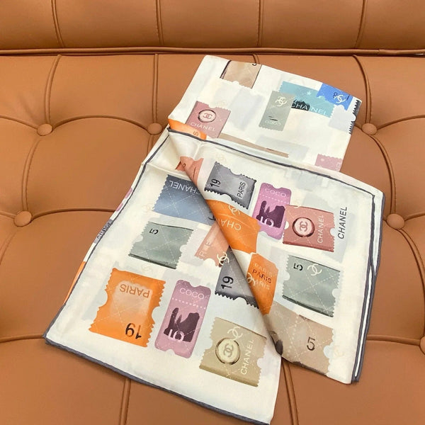 CHANEL 25S SCARF 90 IN SILK 703701