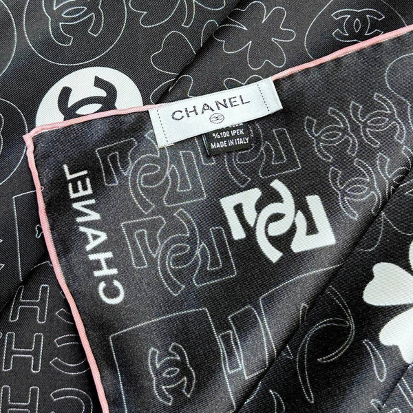 CHANEL 25S SCARF 90 IN SILK 724783