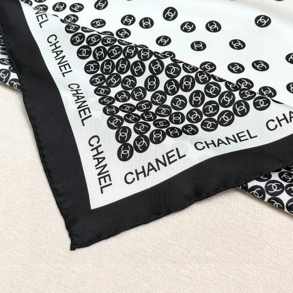 CHANEL 25S SCARF 90 IN SILK 732108