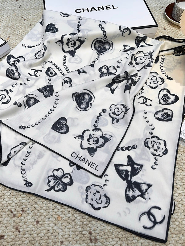 CHANEL 25S SCARF 140 CM IN CASHMERE SILK 943923