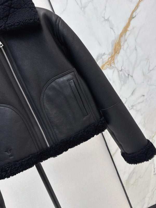DIOR VESTE À COL SHERPA 25S 542