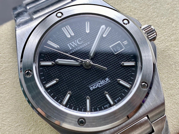 IWC Ingenieur 40mm Cadran Gris Foncé Boîtier en Acier
