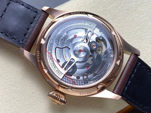 IWC Grande Montre d'Aviateur 46 mm Cadran Marron Boîtier Or Rose Bracelet Cuir