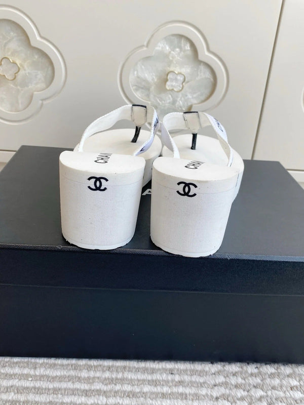 CC 26s Thong Sandals 65 White Rubber Leather 647673