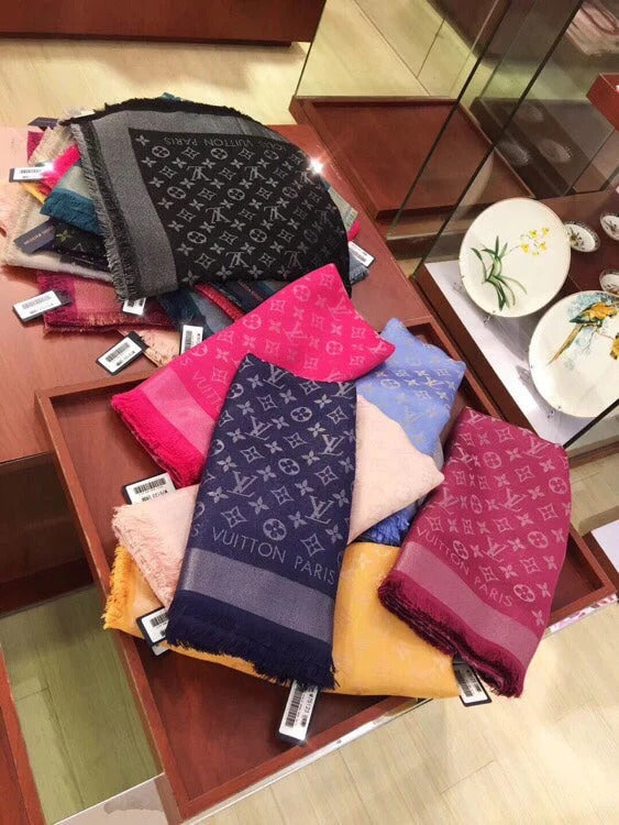 LV SCARF 140 CM IN WOOL MIX SILK 693008