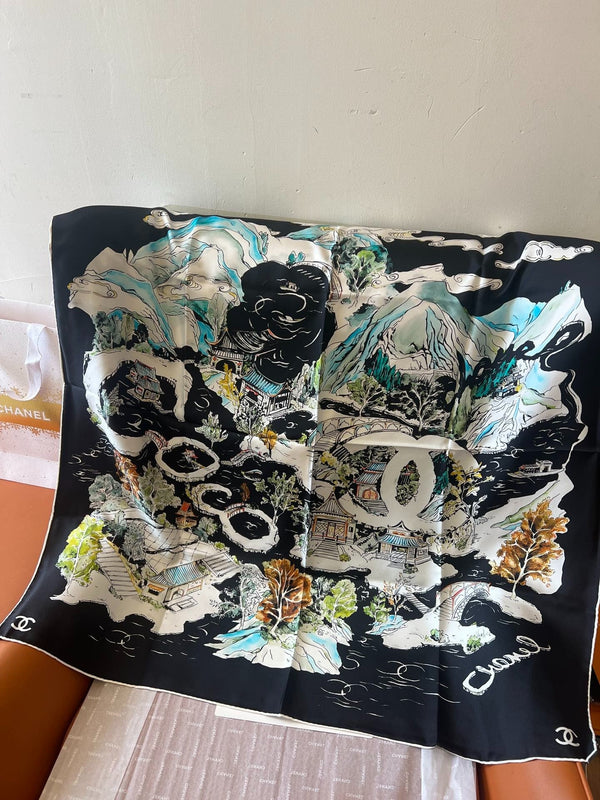 CHANEL 25S SCARF 90 IN SILK 715642