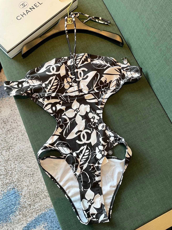 CC BIKINI SWIMSUIT SET IN BLACK AND WHITE FLORAL PRINTED 622171