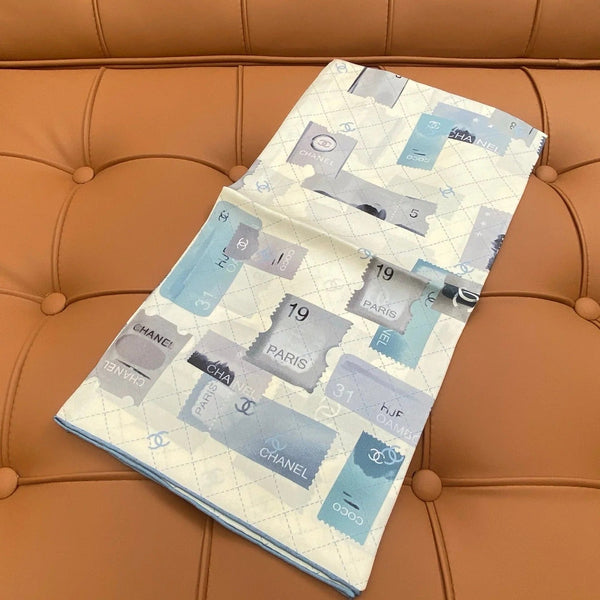 CHANEL 25S SCARF 90 IN SILK 703698