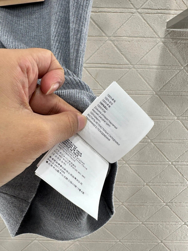 MIUMIU SLEEVELESS KNITTED SWEATER STYLE 114