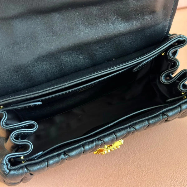 CHAIN SHOULDER BAG 24 IN BLACK PATENT SMOOTH LAMBSKIN