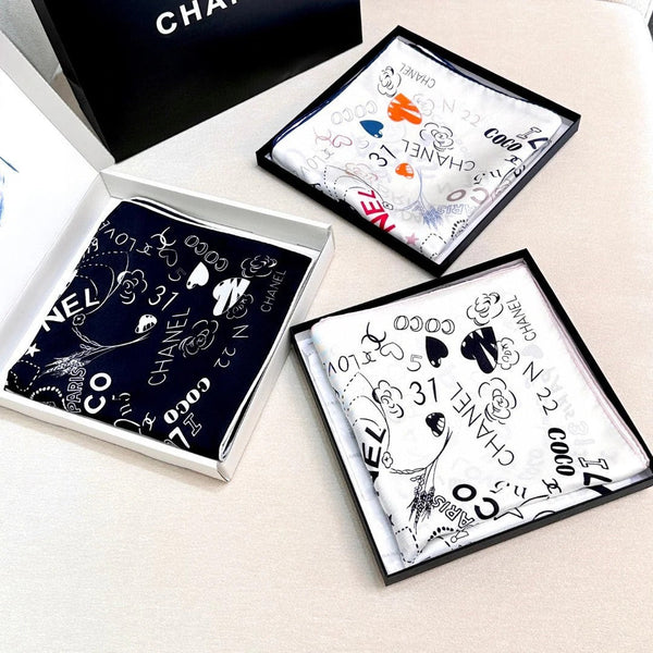 CHANEL 25S SCARF 90 IN SILK 730662