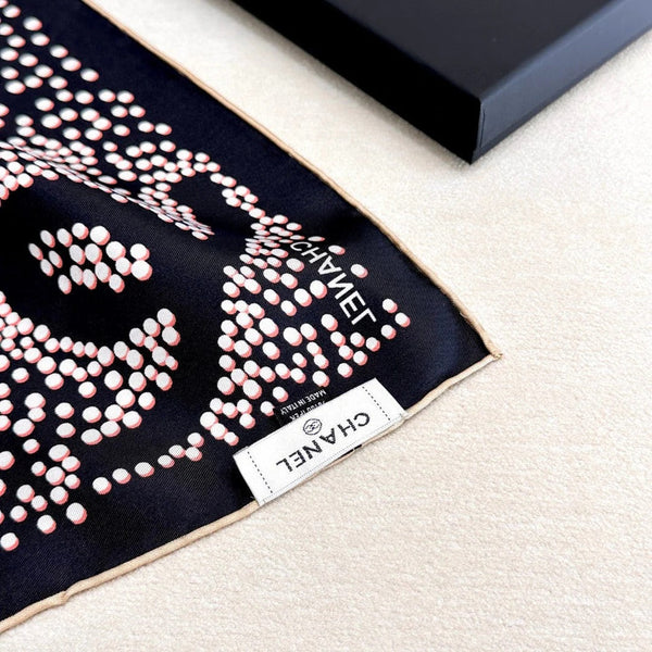 CHANEL 25S SCARF 90 IN SILK 724785