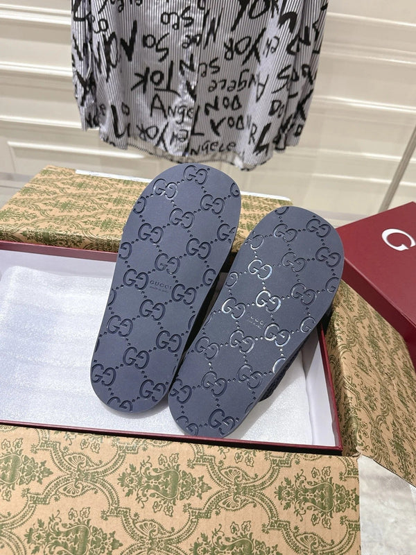 GG SLIDES IN NAVY BLUE SUEDE WITH EMBOSSED LOGO STYLE 10