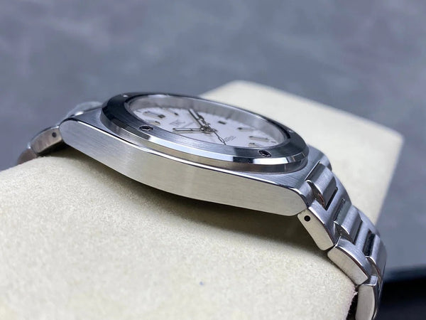 IWC Ingenieur 40 mm Cadran Crème Chiffres Blanc Argent Boîtier Acier
