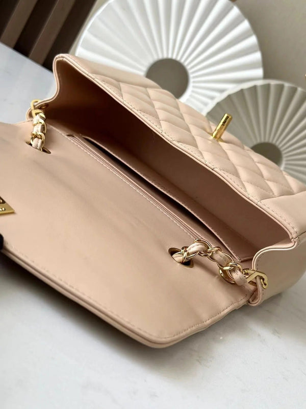 CC 2026 Diana Shoulder Bag 22.5cm Beige Lambskin