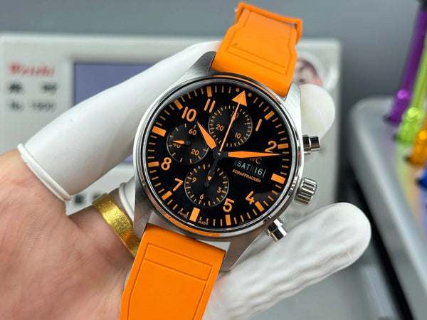 IWC Chronographe d'Aviateur 41 mm Cadran Noir Bracelet Caoutchouc Orange