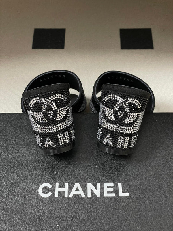 CC 26s Sandals 70 Black Sheepskin Rhinestones 649513