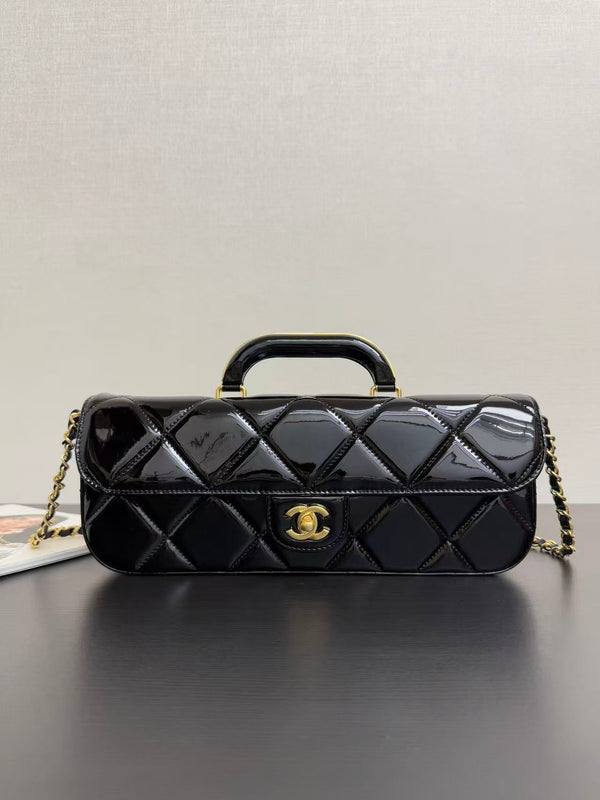 Sac à rabat Chanel avec poignée supérieure en veau miroir métallique et métal doré