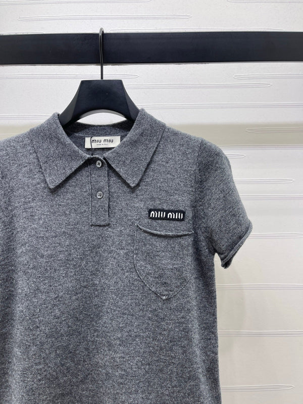 Pull à manches courtes en maille à col Miumiu 2026 en cachemire crème et gris