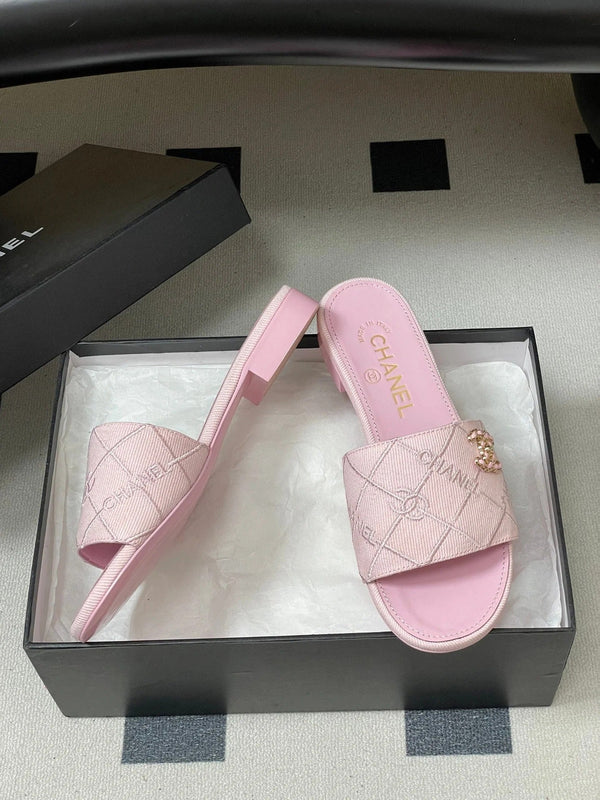 CC 26s Flat Sandals Pink Canvas Sheepskin Double C 649509